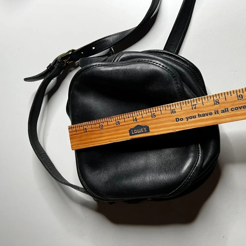 Vintage‎ Coach Black Leather Round Canteen Crossbody Bag USA Made 056-1226